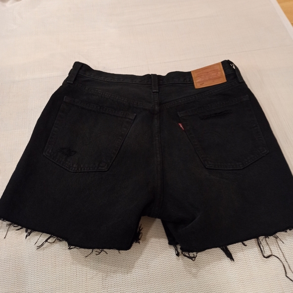 Levis 501 Jean Shorts Womens Size 28 Black Stowaway Distressed Cutoffs - Picture 5 of 16